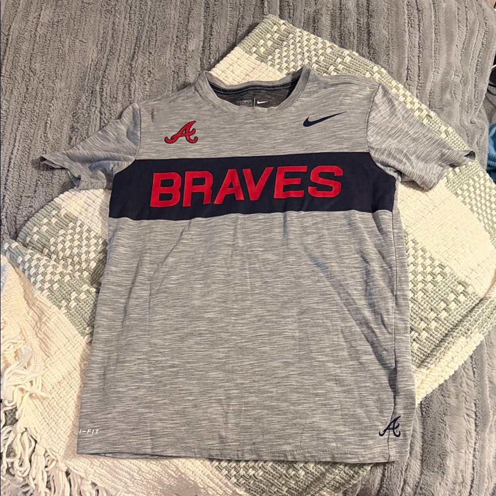 Men’s Nike Atlanta Braves t shirt